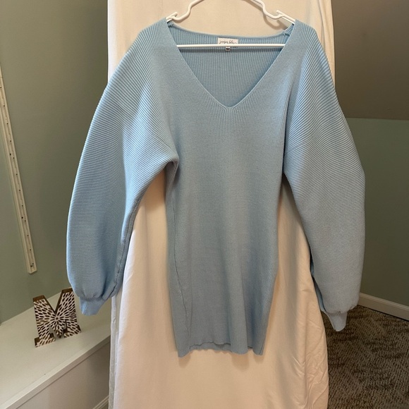 Light Blue V-Neck Sweater Dress with oversized Sleeves size large - Picture 1 of 14